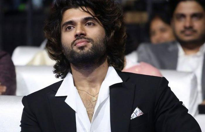 vijay deverakonda,mumbai theatre owner,liger movie  విజయ్ దేవరకొండ పై థియేటర్ ఓనర్ ఫైర్ 