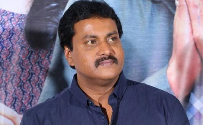 sunil,remuneration,down,movies,tollywood  సునీల్.. కోట్ల నుంచి లక్షల్లోకి..!!