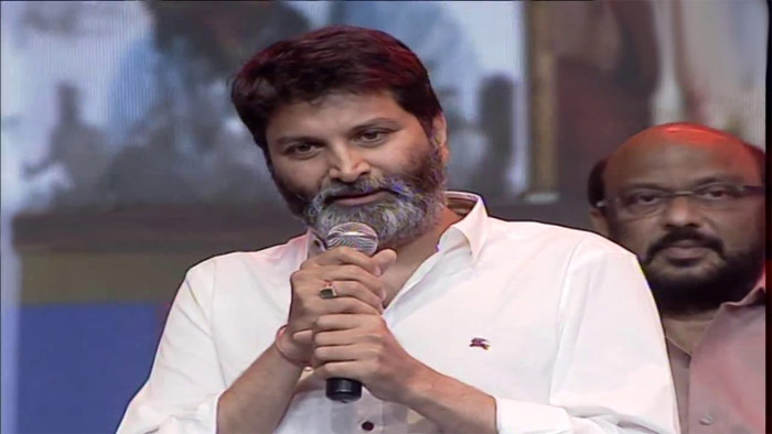 ntr,trivikram srinivas,aravinda sametha,speech,pre release event  నేను మాట్లాడే సందర్భం కాదిది: త్రివిక్రమ్