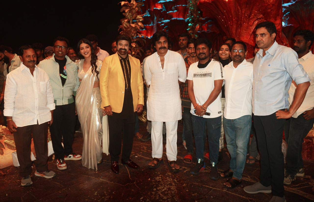 pawan kalyan,balakrishna,veera simha reddy  వీరసింహారెడ్డి సెట్‌లో ఉస్తాద్ పవన్ కళ్యాణ్ 