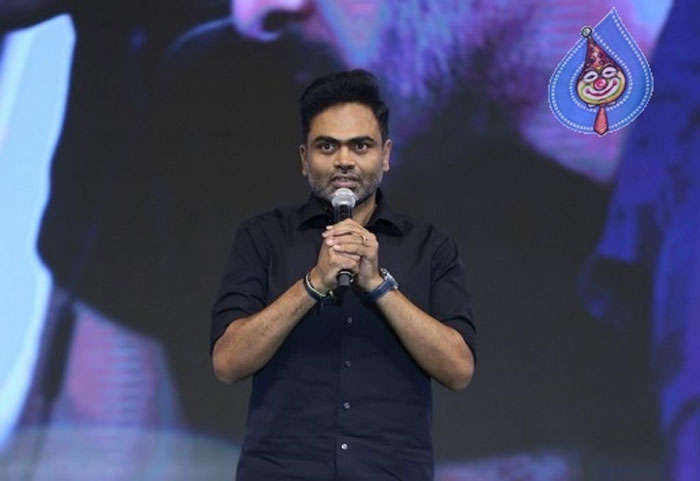 vamsi paidipally,maharshi,pre release event,mahesh babu,vamsi paidipally speech  ఈ జర్నీలో కామాసే కానీ.. నో ఫుల్‌స్టాప్స్‌: వంశీ