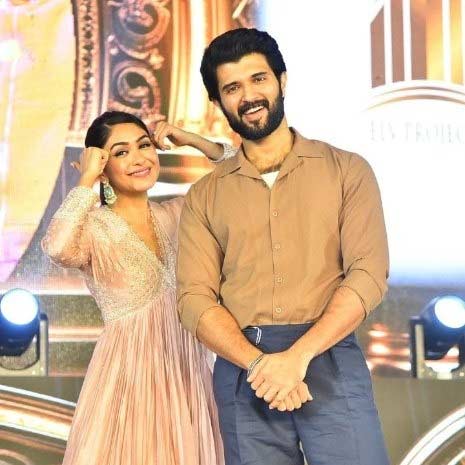 vijay deverakonda  విజయ్ దేన్నీ వదలట్లేదు