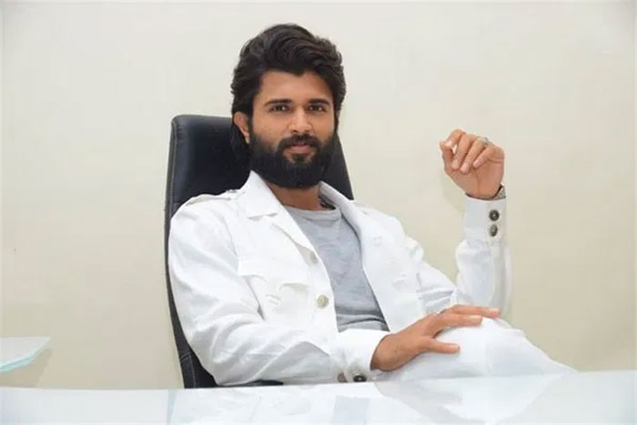 vijay deverakonda,wants,pan india,story  విజయ్ దేవరకొండ.. పాన్ ఇండియా కథ అయితేనే!