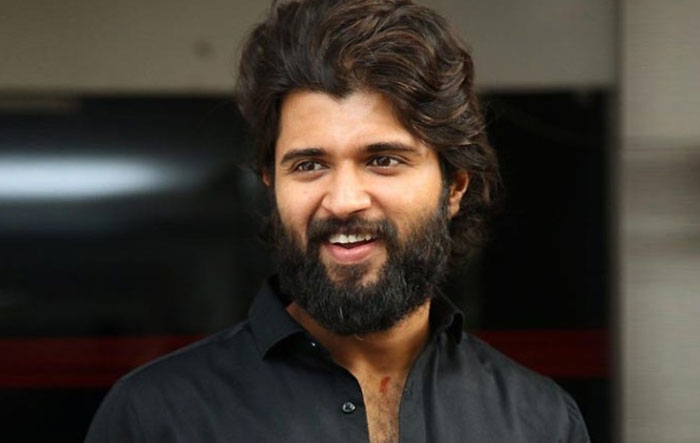 vijay deverakonda,important decision,charity,fans happy,rowdy star  విజయ్‌ని ఇప్పుడు ట్రోల్ చేయగలరా..?