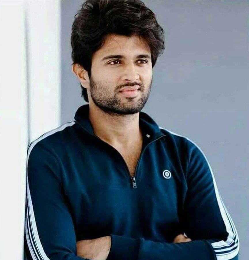 vijay deverakonda,ed office  బ్రేకింగ్: ఈడీ ఆఫీస్ లో విజయ్ దేవరకొండ 