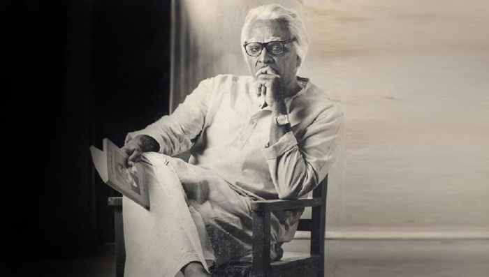 vijay sethupathi,look,seethakathi,social media  కత్తి మీద సాము చేస్తున్నాడు..! 