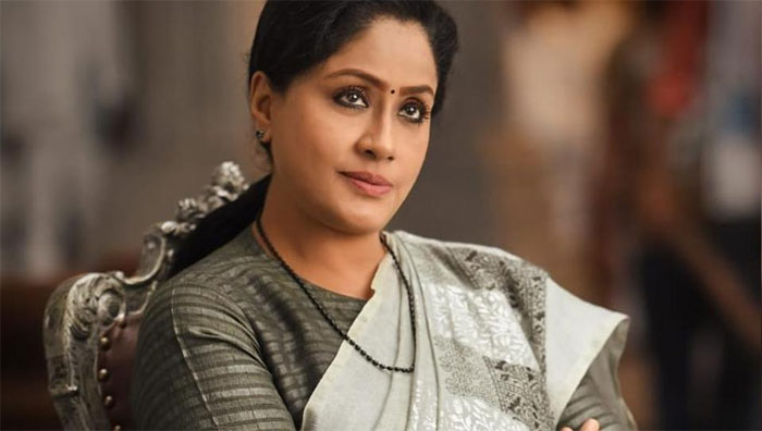 vijayashanthi,sarileru neekevvaru,movies,politics,acting  ‘సరిలేరు’ తర్వాత చూసుకుందామంటుంది!