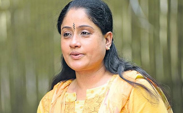 vijayashanthi,sarileru nikevvaru,anil ravipudi,f3 movie  అనిల్ వర్క్‌కి విజయశాంతి ఫిదా!