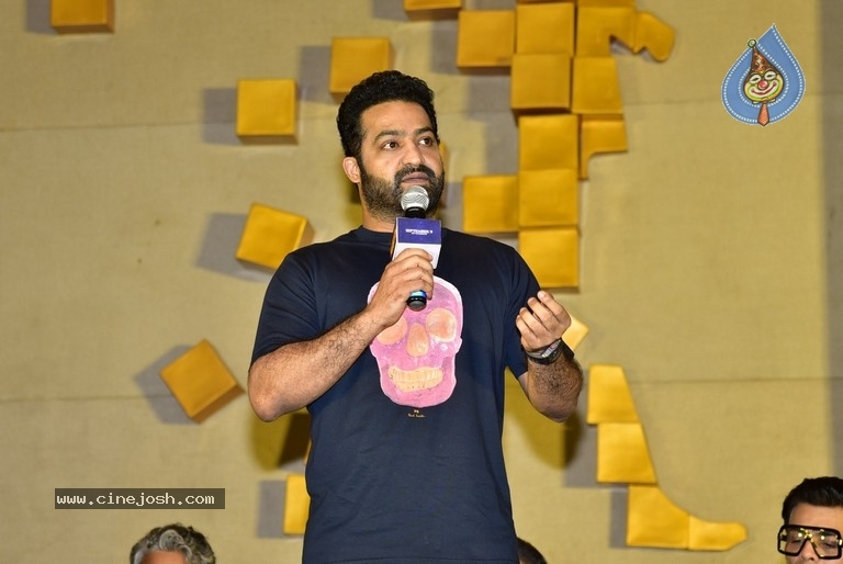 jr ntr,tollywood,brahmastra event  వైరల్: ఇండస్ట్రీపై ఎన్టీఆర్ కామెంట్స్