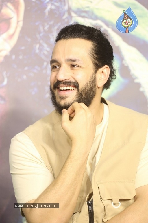 akhil akkineni,agent  అఖిల్ ఎందుకు వెనక్కి తగ్గాడు