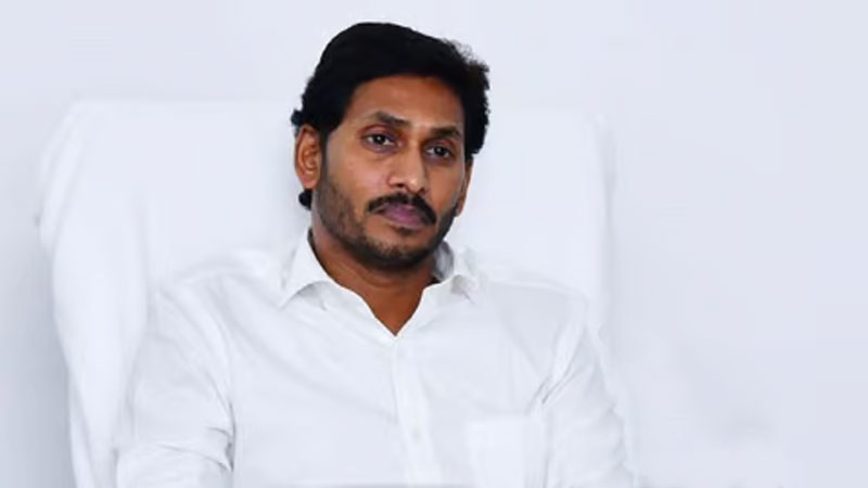 ysrcp,resigns,ys jagan  ఇంతకీ జగన్ ఏం చేస్తున్నట్టు?