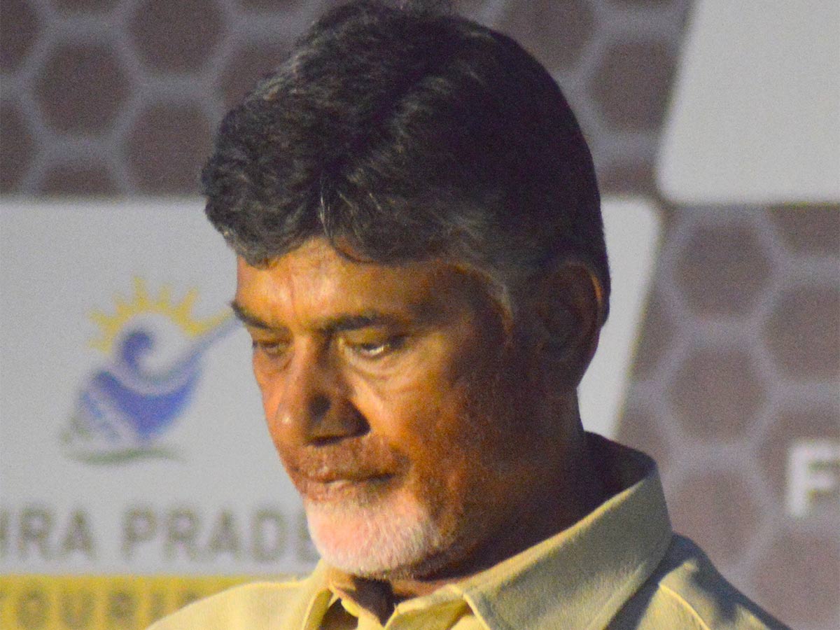 chandrababu  ఏమీ లేనప్పుడు అత్యవసర సేవలెందుకు