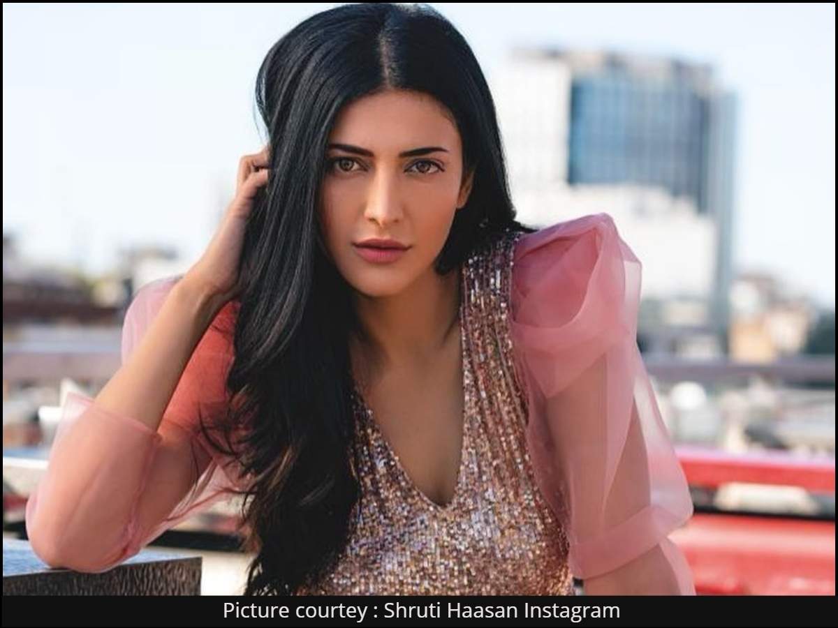 shruti haasan,vijay sethupathi,laabam movie  సెట్ ని వదిలి అర్ధాంతరంగా వెళ్లిపోయిన శృతి హాసన్?