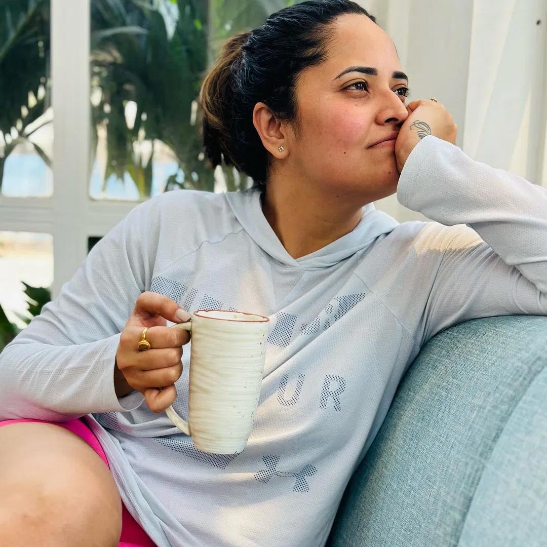 anasuya bharadwaj  అనసూయ ఇక ఈ లొల్లి ఆపవా?