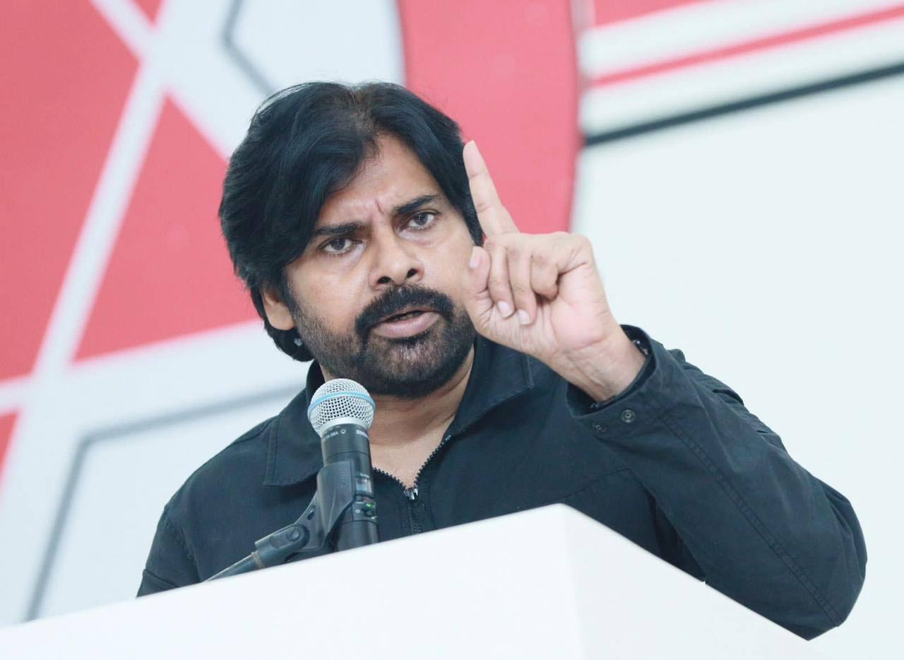 pawan kalyan  బీజేపీకి పవన్ ఎదురెళతారా..