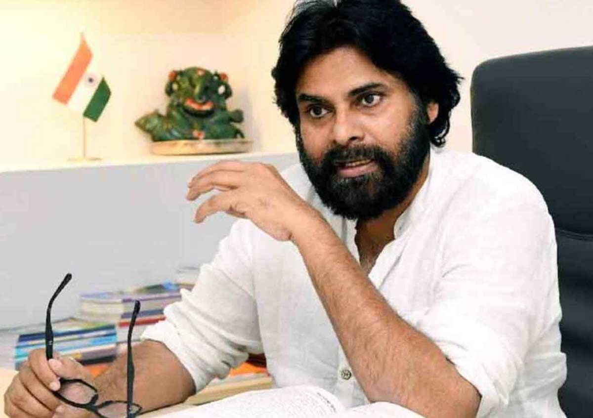 pawan kalyan  కాకినాడకు పవన్ మకాం మారుస్తారా? 