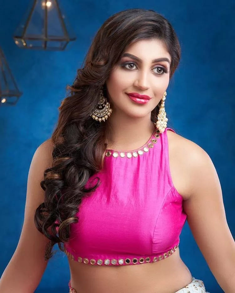 bigg boss tamil fame,yashika aannand,yashika severely injured,car accident  కారు ప్రమాదంలో బిగ్ బాస్ ఫేమ్: పరిస్థితి విషమం  