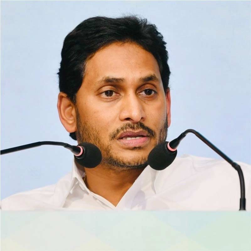 jagan  ఈసారి వైసీపీ కి సినీ గ్లామర్ దూరం 