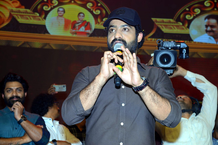 young tiger ntr,entha manchi vadavura event  ‘ఎంత మంచివాడ‌వురా’ తో కోరిక తీరింది: ఎన్టీఆర్