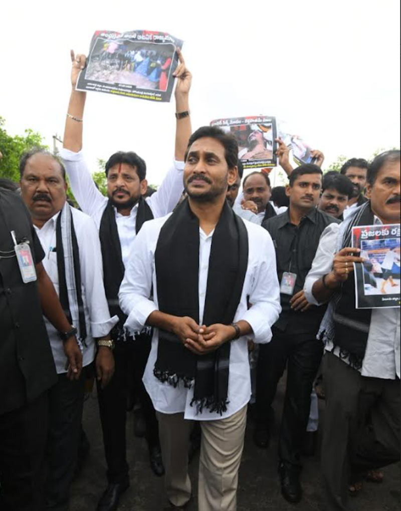 jagan mohan reddy  అయ్యయో.. వైఎస్ జగన్ ఒంటరాయనే!