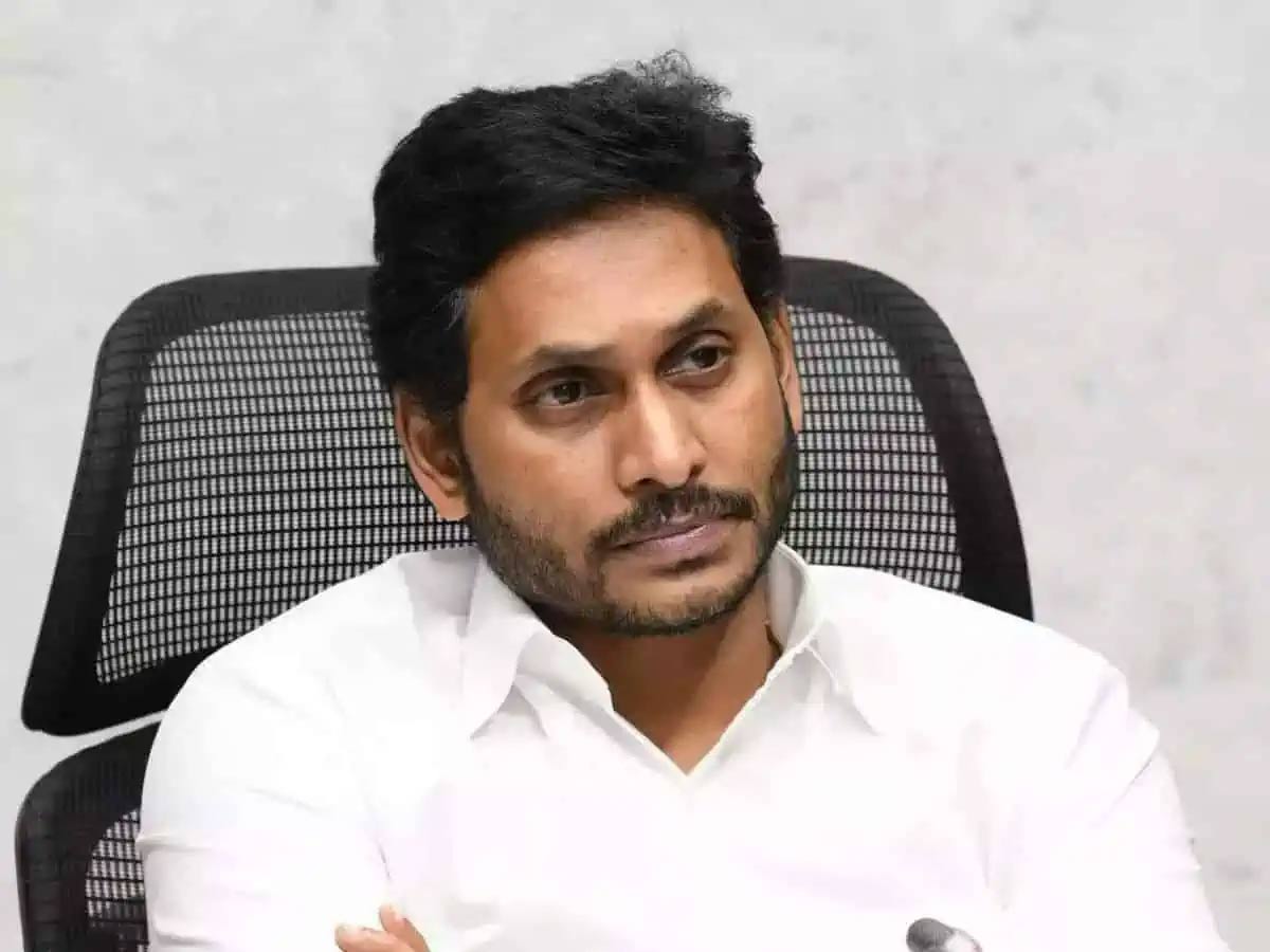 jagan  ఎన్నికలకు ముందే జగన్‌కు గండం