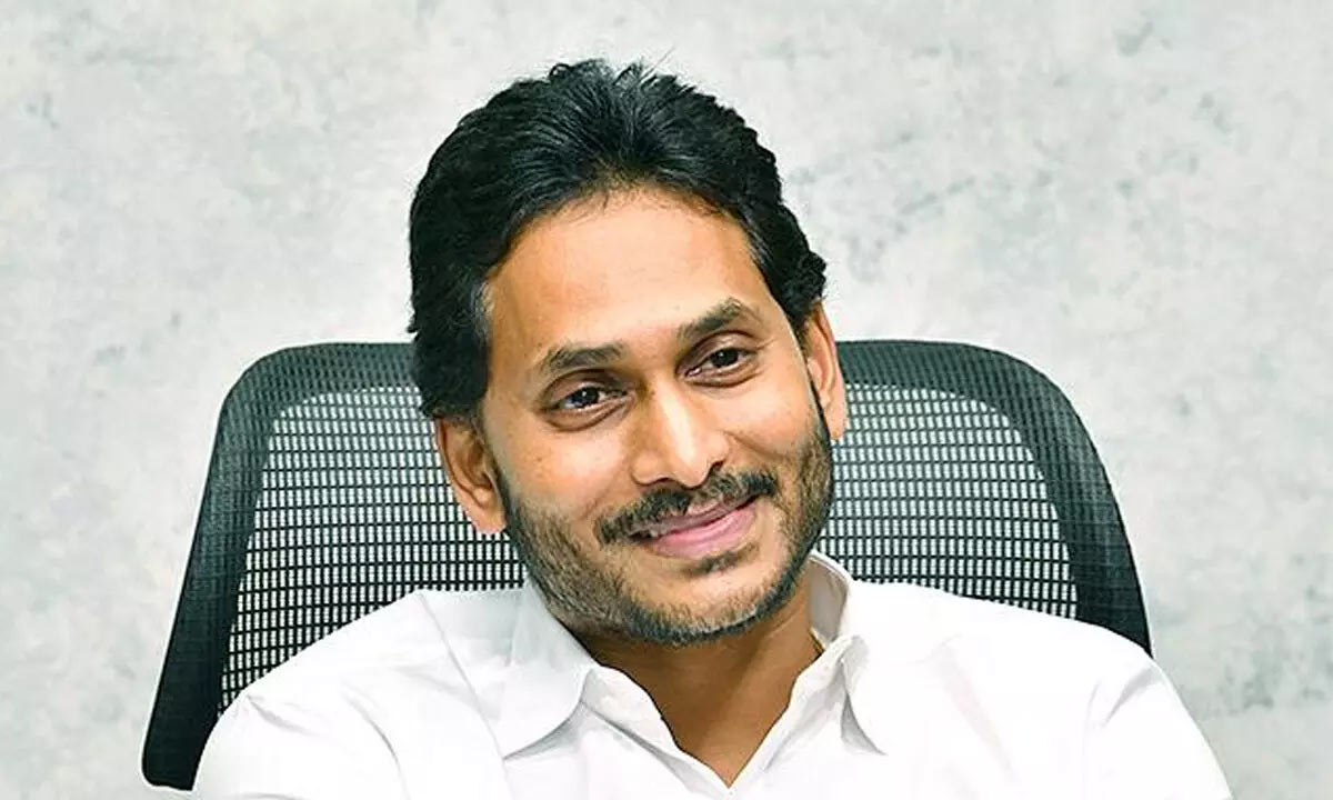 ys jagan  దెబ్బకు దిగొచ్చిన వైఎస్ జగన్!