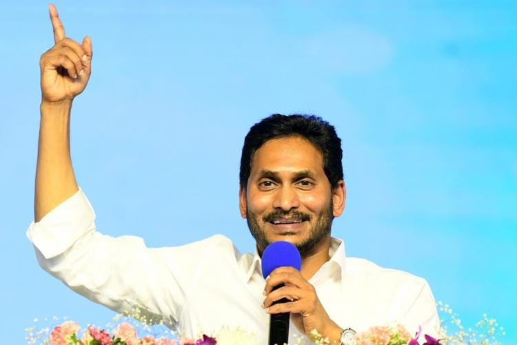 ysrcp ips officers  పల్లకిని మోసే అధికారుల్తో వైసీపీ గేమ్